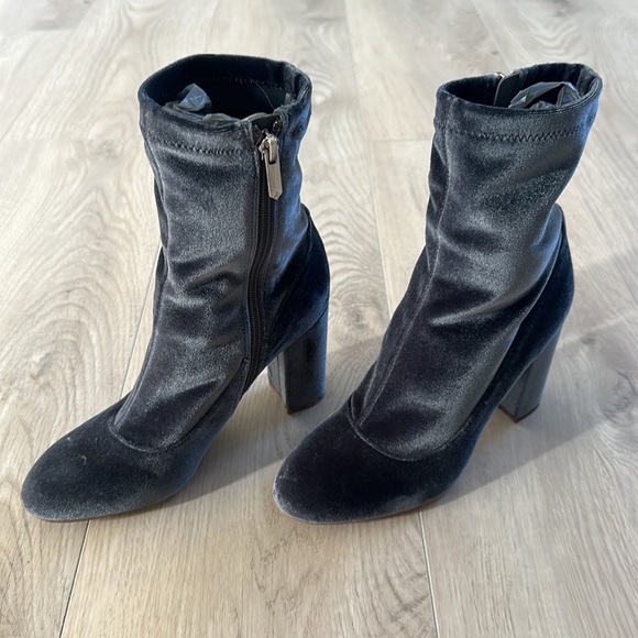 SAM EDELMAN blue suede ankle boots. Size 6. - Picture 5 of 5